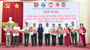 PHƯỜNG AN LỘC TỔ CHỨC HỘI NGHỊ CÔNG BỐ QUYẾT ĐỊNH CÔNG NHẬN BAN CÔNG TÁC MẶT TRẬN VÀ CÁC HỘI, ĐOÀN THỂ KHU PHỐ SAU SÁP NHẬP