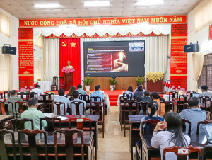 PHƯỜNG AN LỘC DỰ TRỰC TUYẾN HỘI NGHỊ TOÀN QUỐC NGHIÊN CỨU, HỌC TẬP, QUÁN TRIỆT VÀ TRIỂN KHAI THỰC HIỆN NGHỊ QUYẾT HỘI NGHỊ LẦN THỨ BA BAN CHẤP HÀNH TRUNG ƯƠNG ĐẢNG KHÓA XIV