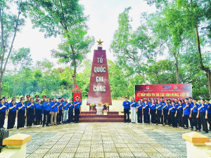 TUỔI TRẺ PHƯỜNG AN LỘC THẮP NẾN TRI ÂN – THÀNH KÍNH TƯỞNG NHỚ CÁC ANH HÙNG LIỆT SĨ 🇻🇳