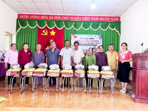 LAN TỎA YÊU THƯƠNG - CHIA SẺ NGHĨA TÌNH: ẤM ÁP NHỮNG PHẦN QUÀ MÙA VU LAN