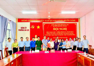 PHƯỜNG AN LỘC BÀN GIAO CHỨC NĂNG, NHIỆM VỤ THAM MƯU CÔNG TÁC DÂN VẬN TỪ BAN XÂY DỰNG ĐẢNG VỀ ỦY BAN MẶT TRẬN TỔ QUỐC VIỆT NAM PHƯỜNG