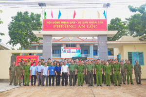 PHƯỜNG AN LỘC RA QUÂN TUYÊN TRUYỀN, VẬN ĐỘNG NHÂN DÂN GIAO NỘP VŨ KHÍ, VẬT LIỆU NỔ, CÔNG CỤ HỖ TRỢ VÀ PHÁO