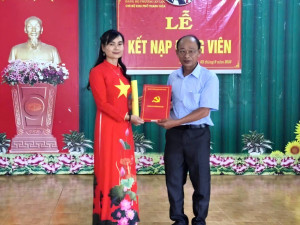 CHI BỘ KHU PHỐ THANH HÒA KẾT NẠP ĐẢNG VIÊN MỚI 🌿
