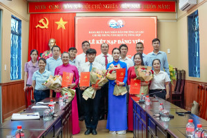 CHI BỘ TRUNG TÂM DỊCH VỤ TỔNG HỢP: DẤU ẤN TỪ CÔNG TÁC TẠO...