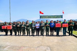 LÃNH ĐẠO PHƯỜNG AN LỘC THĂM HỎI, TẶNG QUÀ, ĐỘNG VIÊN TRUNG ĐỘI DÂN QUÂN CƠ ĐỘNG THAM GIA PHỐI HỢP DIỄN TẬP CÓ BẮN ĐẠN THẬT NĂM 2026