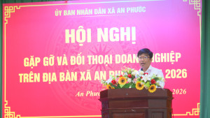 Đ/c Đoàn Minh Trí - Chủ tịch UBND xã phát biểu tại hội nghị