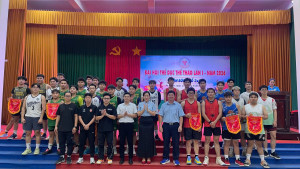 Ban tổ chức chụp hình