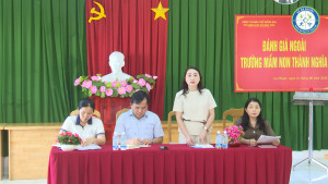 Đoàn công tác làm việc tại trường mầm non Thành Nghĩa