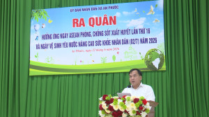 Đ/c Doãn Đức Thành - UVTV, PCT.UBND xã phát biểu tại lễ ra quân