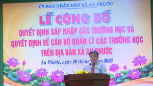 Đ/c Trần Thế Vinh - Bí thư Đảng ủy, Chủ tịch HĐND xã phát biểu tại buổi lễ