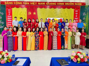 Trường THCS Trịnh Hoài Đức TỔ CHỨC THÀNH CÔNG "HỘI NGHỊ CÁN BỘ, VIÊN CHỨC, NGƯỜI LAO ĐỘNG NĂM HỌC 2025- 2026
