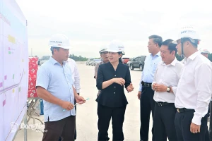 Điểm tin ‘5 phút biết hết’ sáng 18-11: Chạy ‘nước rút’ hoàn thành thông xe kỹ thuật cao tốc Biên Hòa - Vũng Tàu, đường Vành đai 3 - TP. Hồ Chí Minh