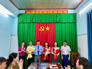 Đảng ủy xã An Viễn giao nhiệm vụ cho các Đại biểu tham dự Đại hội Mặt trận tổ quốc Việt Nam tỉnh và Đại hội phụ nữ tỉnh Đồng Nai lần thứ I, nhiệm kỳ 2025-2030.