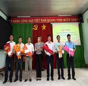 Cơ quan Đảng uỷ xã An Viễn gặp mặt tri ân con thương binh, bệnh binh và gia đình thờ cúng liệt sĩ
