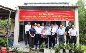 Lễ bàn giao sửa chữa nhà Đại đoàn kết cho hộ cận nghèo trên địa bàn xã An Viễn