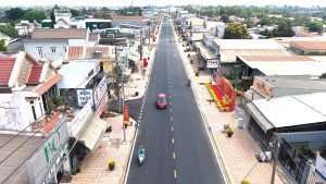 Phường Bảo Vinh khảo sát kẻ vạch sơn và đặt biển báo giao thông chẵn, lẻ đường Duy Tân phường Bảo Vinh