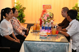 Ủy ban Mặt trận Tổ quốc phường Bảo Vinh  thăm Chùa Huyền Trang nhân Đại lễ Phật đản 2026