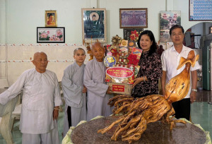 Lãnh đạo phường Bảo Vinh thăm, tặng quà các cơ sở Phật giáo  nhân dịp Đại lễ Phật Đản 2026 – Phật lịch 2570