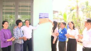 Phường Bảo vinh tổ chức lễ trao nhà đại đoàn kết cho 3 hộ gia đình khó khăn