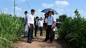 Đoàn Sở Nông nghiệp và Môi trường thành phố Đồng Nai kiểm tra hiện trường các công trình đề nghị hỗ trợ kinh phí khắc phục ngập úng, sạt lở tại phường Bảo Vinh