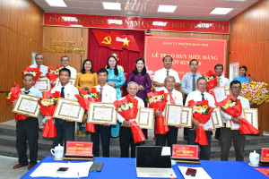 PHƯỜNG BẢO VINH TỔ CHỨC LỄ TRAO TẶNG HUY HIỆU ĐẢNG ĐỢT 2/9/2026