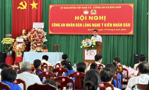 CÔNG AN LẮNG NGHE Ý KIẾN NGƯỜI DÂN
