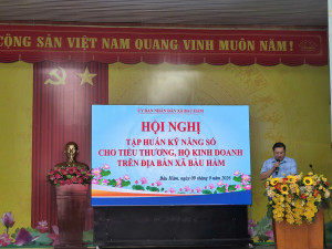 XÃ BÀU HÀM TỔ CHỨC TẬP HUẤN KỸ NĂNG SỐ VÀ THANH TOÁN KHÔNG...