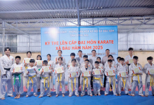 Phòng Văn hóa - Xã hội tổ chức Thi thăng cấp đai và trao giấy chứng nhận thăng cấp đai cho các võ sinh CLB Karate Bàu Hàm
