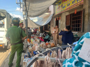 XÃ BÀU HÀM QUYẾT LIỆT RA QUÂN GIẢI TỎA HÀNH LANG AN TOÀN GIAO THÔNG, CHỈNH TRANG ĐÔ THỊ