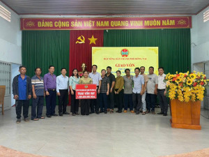HỘI NÔNG DÂN THÀNH PHỐ ĐỒNG NAI GIẢI NGÂN NGUỒN VỐN QUỸ HỖ TRỢ NÔNG DÂN TẠI XÃ BÀU HÀM