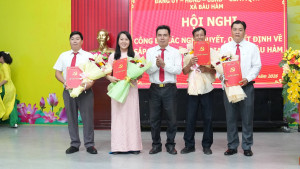 XÃ BÀU HÀM TỔ CHỨC HỘI NGHỊ CÔNG BỐ CÁC QUYẾT ĐỊNH VỀ VIỆC SẮP XẾP VÀ THÀNH LẬP ẤP TRÊN ĐỊA BÀN XÃ