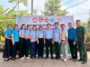 HỘI NÔNG DÂN XÃ BÀU HÀM: RA MẮT MÔ HÌNH “CÂU LẠC BỘ NÔNG DÂN SẢN XUẤT, KINH DOANH GIỎI”