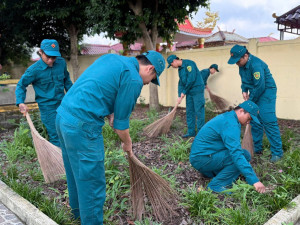 CHI ĐOÀN QUÂN SỰ XÃ BÀU HÀM PHỐI HỢP DỌN VỆ SINH, LAU CHÙI NHÀ BIA TƯỞNG NIỆM CÁC ANH HÙNG LIỆT SĨ NHÂN KỶ NIỆM 79 NĂM NGÀY THƯƠNG BINH - LIỆT SĨ (27/7/1947 - 27/7/2026)