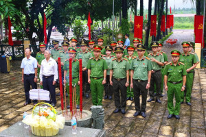 CÔNG AN XÃ BÀU HÀM TỔ CHỨC LỄ DÂNG HƯƠNG TRI ÂN CÁC ANH HÙNG...