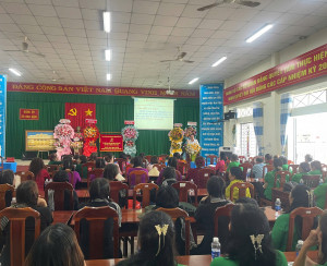 ỦY BAN MTTQ VIỆT NAM XÃ PHỐI HỢP VỚI CÁC TỔ CHỨC CHÍNH TRỊ - XÃ HỘI TUYÊN TRUYỀN CHÍNH SÁCH AN SINH XÃ HỘI VỀ BHYT HỘ GIA ĐÌNH VÀ BHXH TỰ NGUYỆN