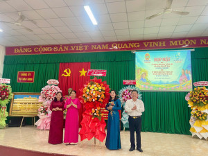 HỘI LIÊN HIỆP PHỤ NỮ VÀ HỘI NÔNG DÂN XÃ PHỐI HỢP TỔ CHỨC HỌP MẶT KỶ NIỆM 96 NĂM NGÀY THÀNH LẬP HỘI