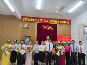 HỘI NGHỊ TRAO QUYẾT ĐỊNH CHỈ ĐỊNH BỔ SUNG CẤP ỦY CHI BỘ QUÂN SỰ PHƯỜNG, NHIỆM KỲ 2025 - 2030; ĐIỀU ĐỘNG, TIẾP NHẬN, BỐ TRÍ CÁN BỘ, CÔNG CHỨC VÀ NGHỈ THÔI VIỆC THEO NGHỊ ĐỊNH SỐ 170/2025/NĐ-CP CỦA CHÍNH PHỦ