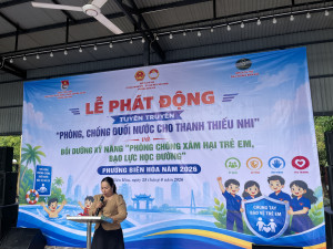 Đồng chí Lê Thị Ngọc Ngân – Phó Trưởng phòng Văn hóa Xã hội phường Biên Hòa phát biểu phát động chương trình.