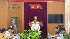 Đồng chí Nguyễn Minh Bình - Bí thư Đảng ủy phường Biên Hòa phát biểu khai mạc và chủ trì Hội nghị Ban Chấp hành Đảng bộ phường, quán triệt nội dung xem xét, cho ý kiến đối với Dự thảo Đề án thành lập, sắp xếp, tổ chức lại các khu phố trên địa bàn phường.