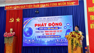 Bà Phạm Thị Mỹ Phương - UVTV - Quyền Chủ tịch UBND phường phát động tại chương trình