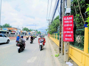 Cảnh báo phương tiện có chiều cao trên 4,2 mét không lưu...