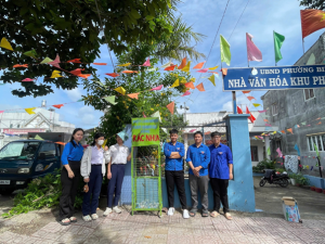 Chi đoàn khu phố Tân Hạnh 1 ra mắt mô hình "Ngôi nhà phân loại rác thải nhựa" tại Nhà Văn hóa khu phố.
