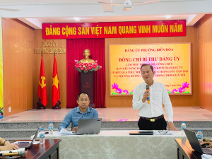 ĐỒNG CHÍ BÍ THƯ ĐẢNG ỦY PHƯỜNG LÀM VIỆC VỚI BAN XÂY DỰNG...