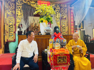 Lãnh đạo phường Biên Hòa thăm, chúc mừng các cơ sở Phật giáo...