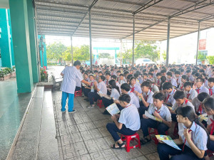 Trạm Y Tế xã Bình An tổ chức tổ chức nói chuyện dưới cờ...