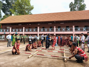 Giao lưu văn hóa cồng chiêng của đồng bào dân tộc chơro phương Bình Lộc