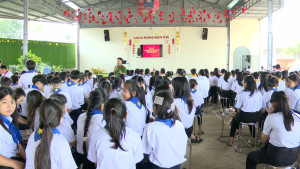 Tuyên truyền giáo dục pháp luật cho con em đồng bào Công giáo