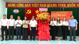 Phường Bình Lộc họp mặt kỷ niệm Ngày truyền thống các cơ quan chuyên trách tham mưu, giúp việc của Đảng