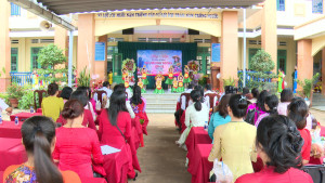Trường Tiểu học Lê Lợi phường Bình Lộc tổ chức họp mặt kỷ niệm 43 năm ngày Nhà giáo Việt Nam