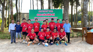 Phường Bình Lộc giao lưu bóng đá chào mừng Bầu cử đại biểu Quốc hội khóa XVI và Bầu cử đại biểu Hội đồng nhân dân các cấp
